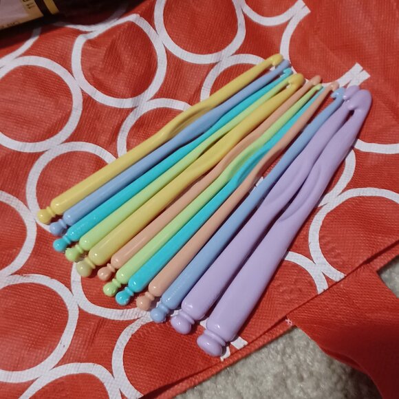 SENSATIONS Rainbow Boucle Yarn, NWT w/ Crochet Hooks - Picture 3 of 6